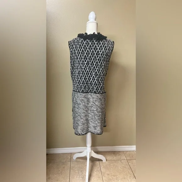 Curio Sleeveless Long Snap Front Sweater Cardigan - Picture 2 of 6